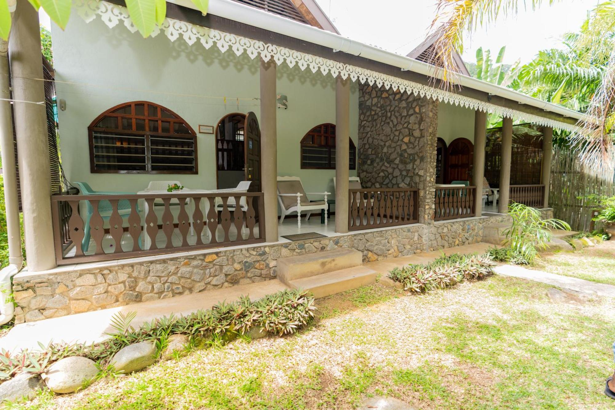 Romance Bungalows Beau Vallon  Exteriör bild