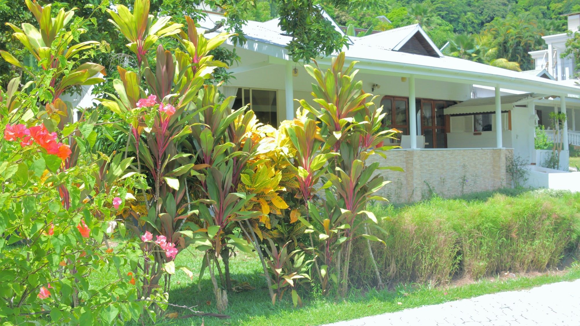 Romance Bungalows Beau Vallon  Exteriör bild